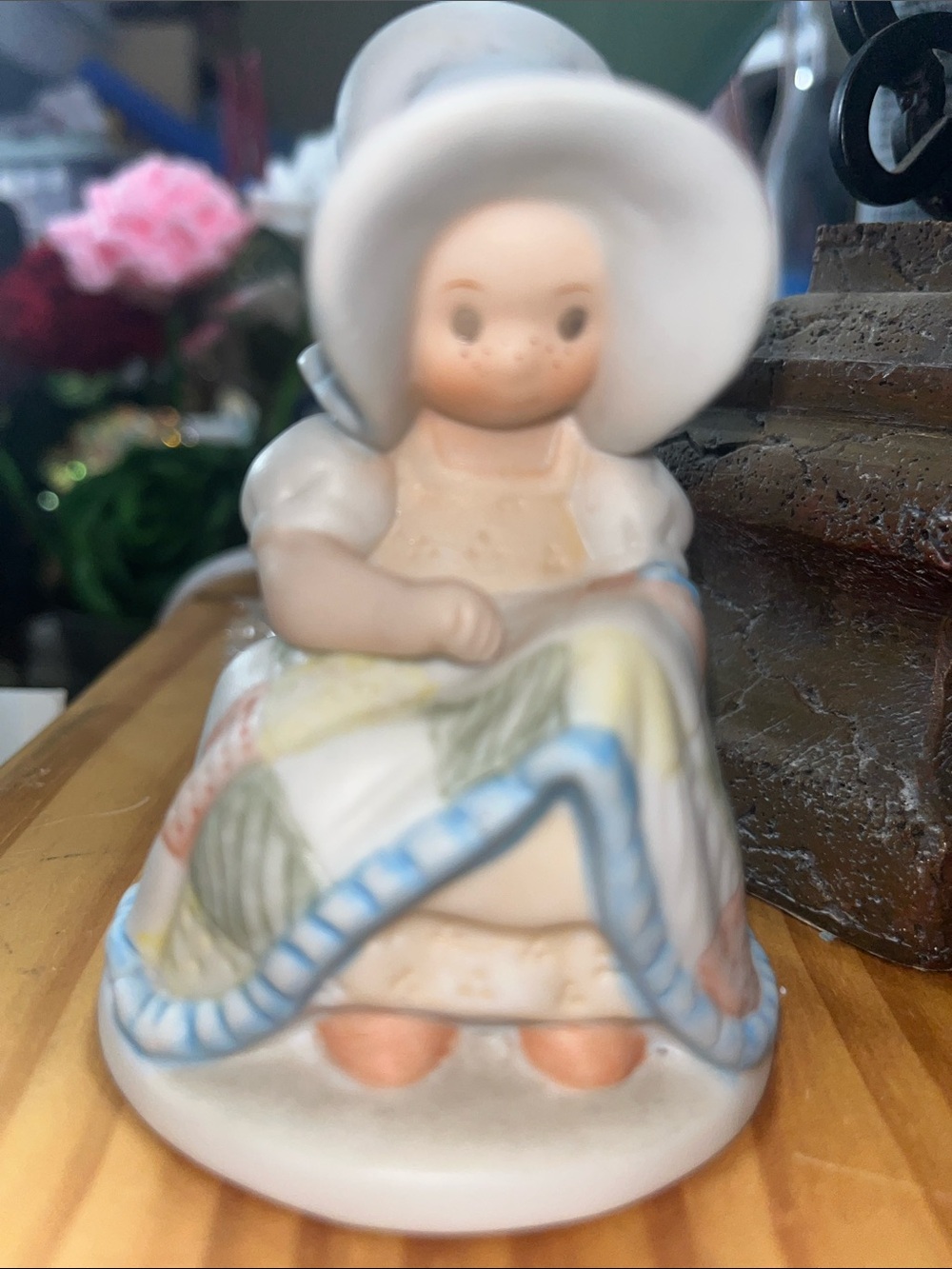 Masterpieces “Circle of friends” 1980s Girl figurine with scripture